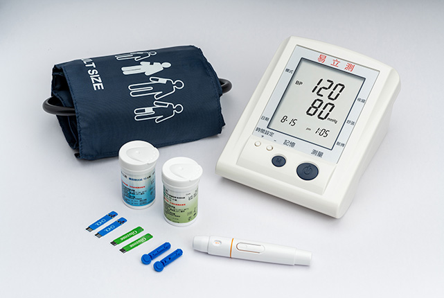 EasyTouch易立測居家多功能血糖機 血壓/血糖/膽固醇監測系統
